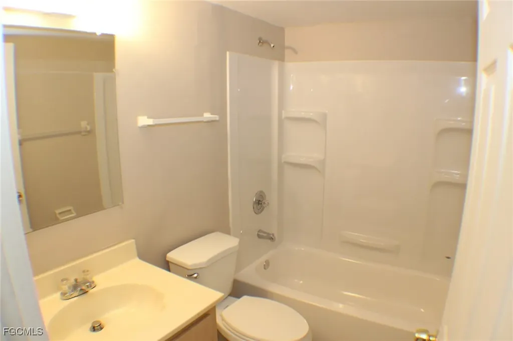 4009 SE 11th Avenue Cape Coral FL 33904