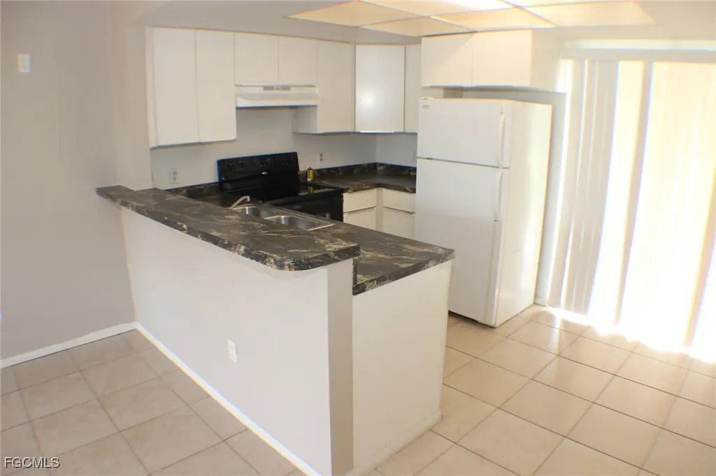 4009 SE 11th Avenue Cape Coral FL 33904