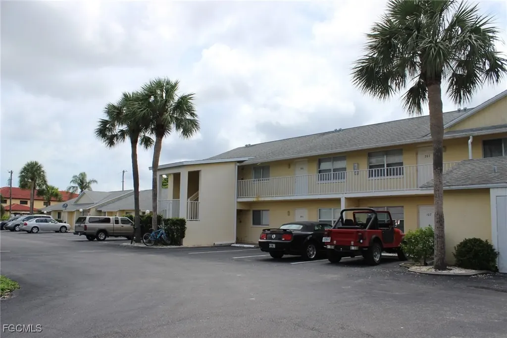 4009 SE 11th Avenue Cape Coral FL 33904