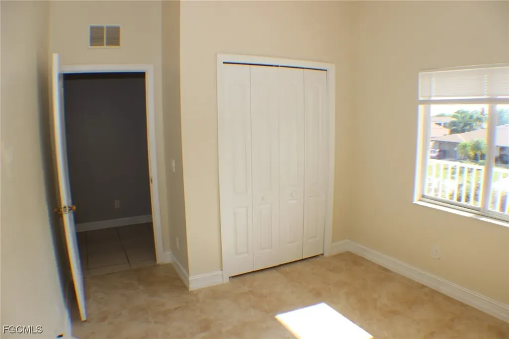 607 SE 13th Place Cape Coral FL 33990