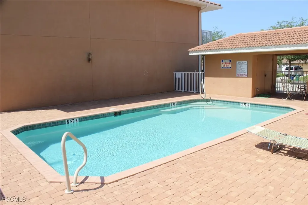 607 SE 13th Place Cape Coral FL 33990