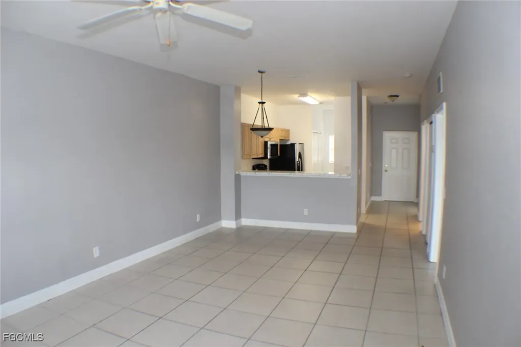 607 SE 13th Place Cape Coral FL 33990