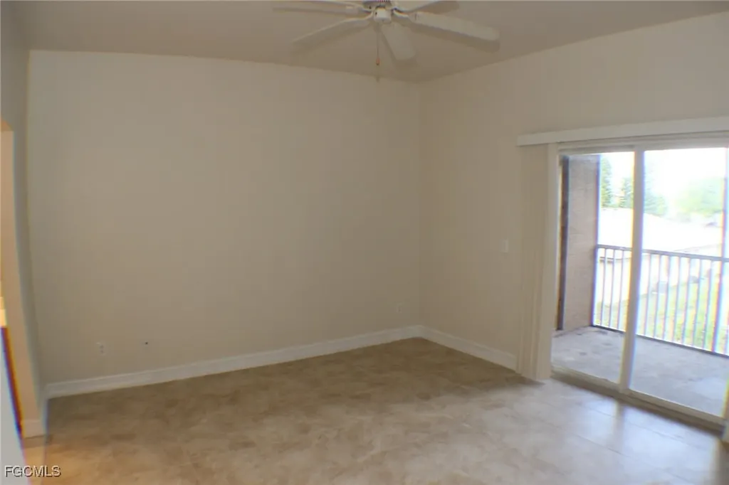 607 SE 13th Place Cape Coral FL 33990