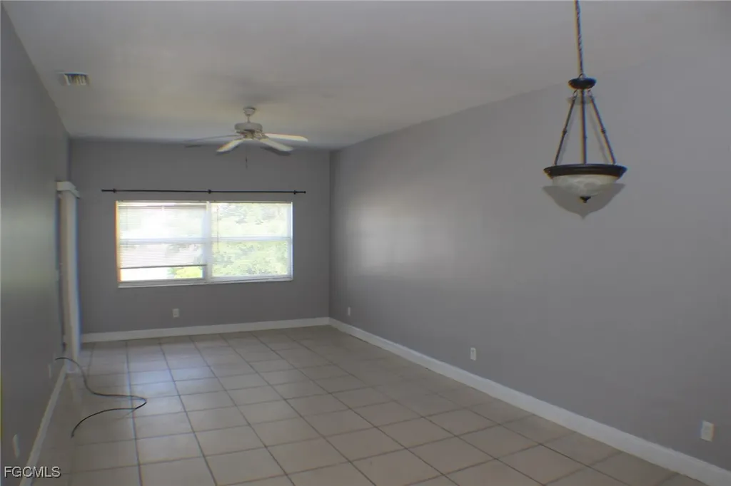 607 SE 13th Place Cape Coral FL 33990