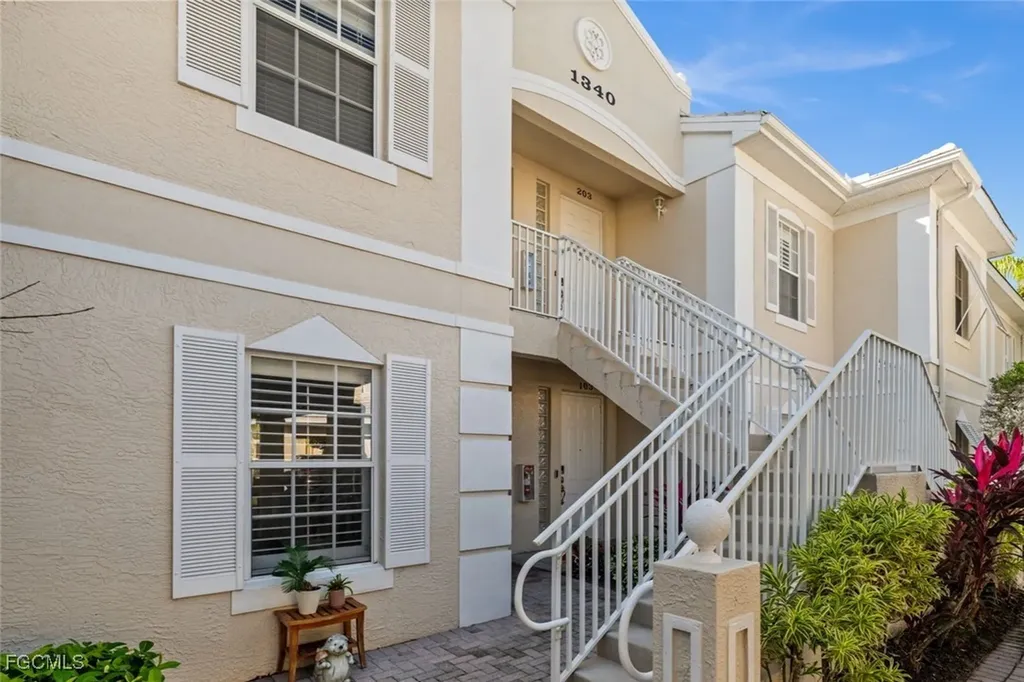 1340 Sweetwater Cove Naples FL 34110