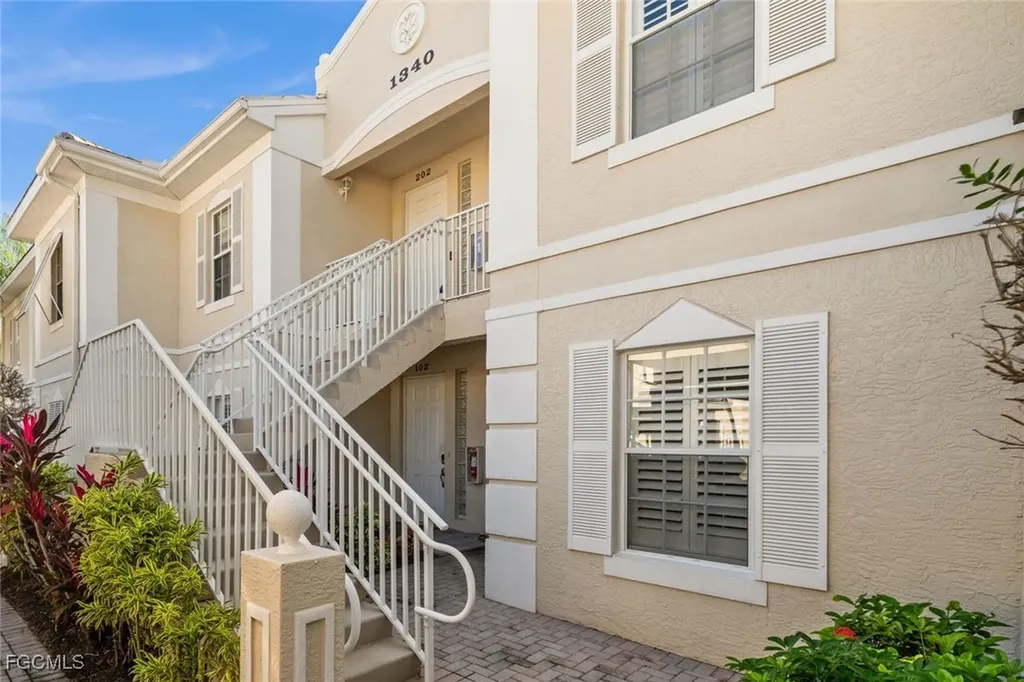 1340 Sweetwater Cove Naples FL 34110