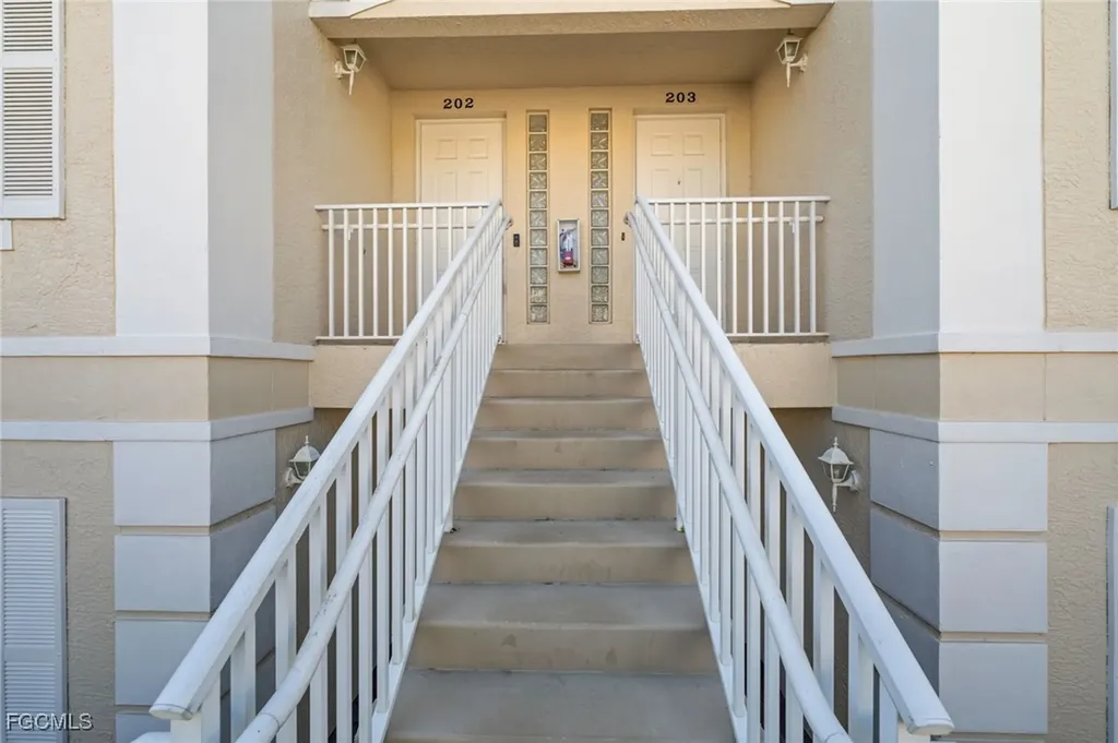 1340 Sweetwater Cove Naples FL 34110