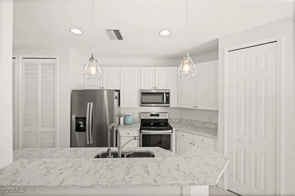 1340 Sweetwater Cove Naples FL 34110