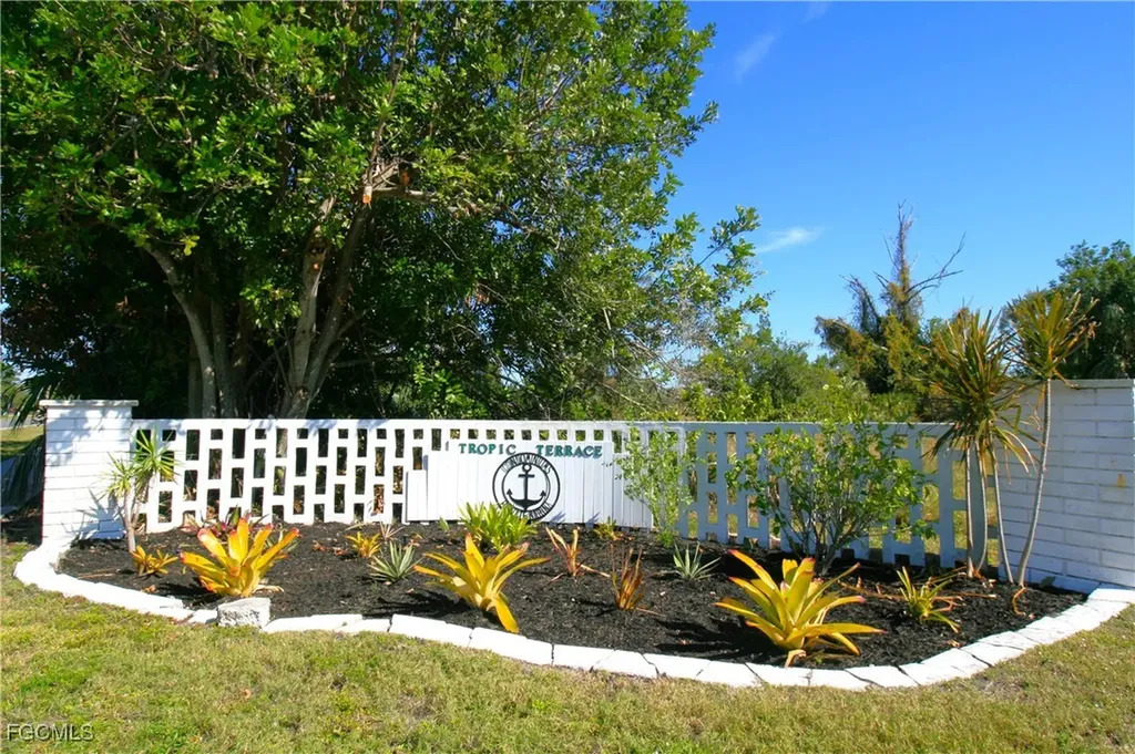 1008 Tropic Terrace North Fort Myers FL 33903