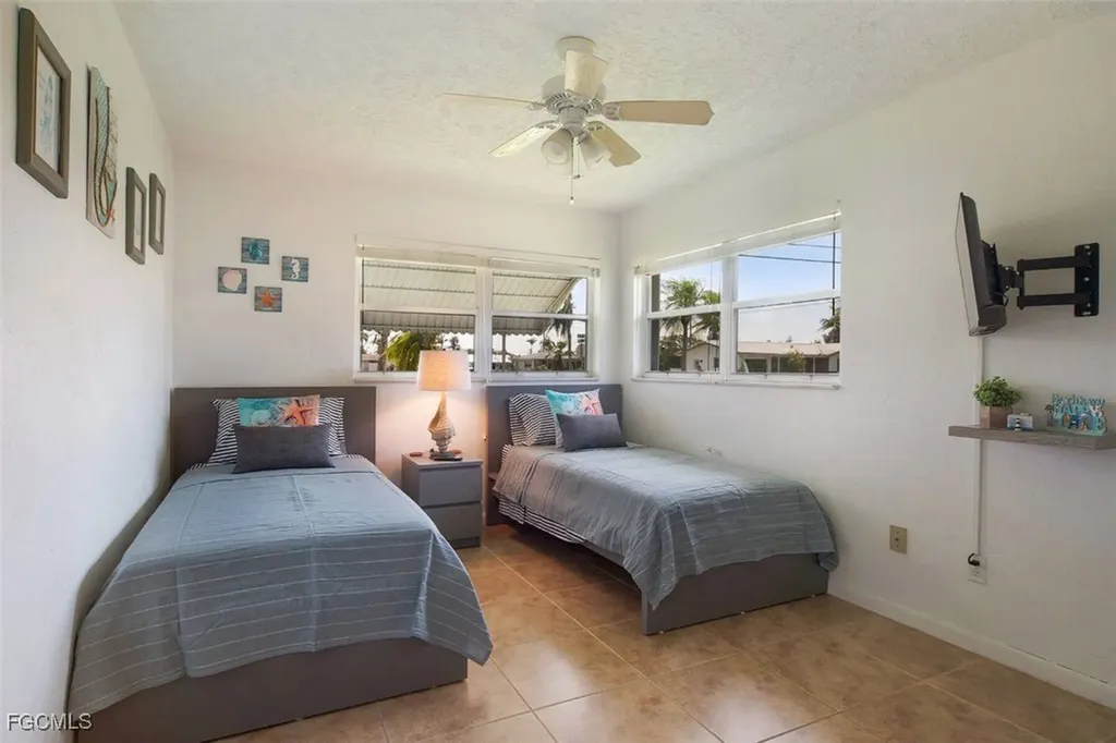 5818 SW 1st Court Cape Coral FL 33914