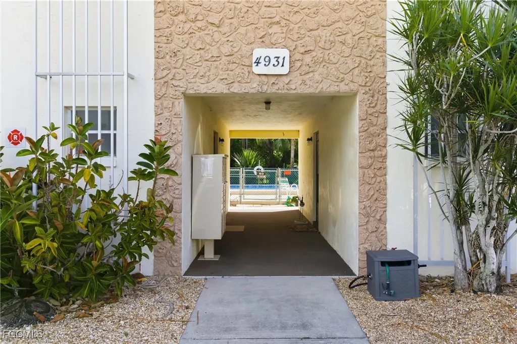 4931 Vincennes Court Cape Coral FL 33904