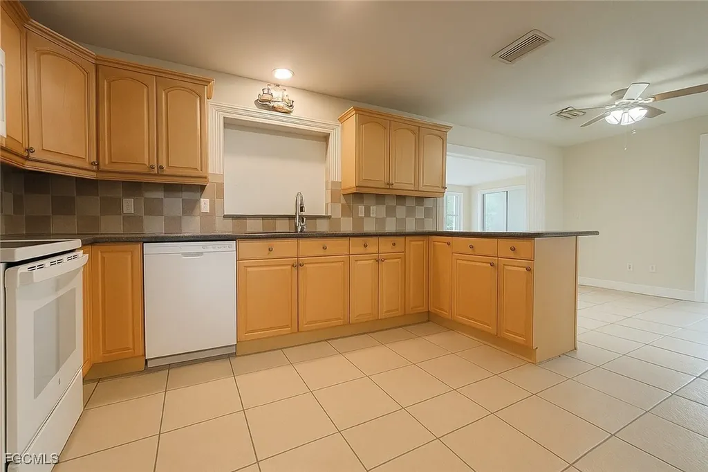 109 SE 46th Lane Cape Coral FL 33904