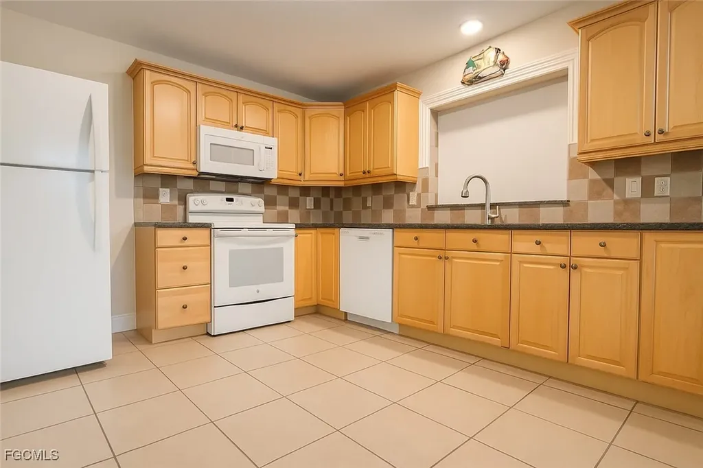 109 SE 46th Lane Cape Coral FL 33904
