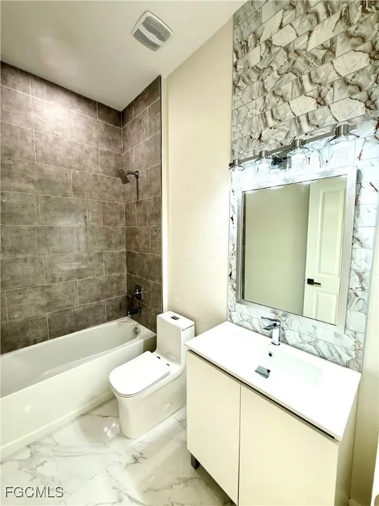 1926 NW 21st Street Cape Coral FL 33993