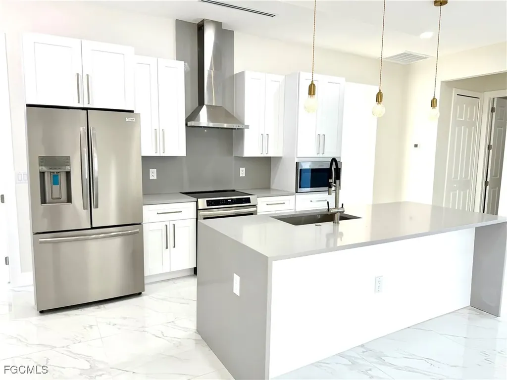 1926 NW 21st Street Cape Coral FL 33993