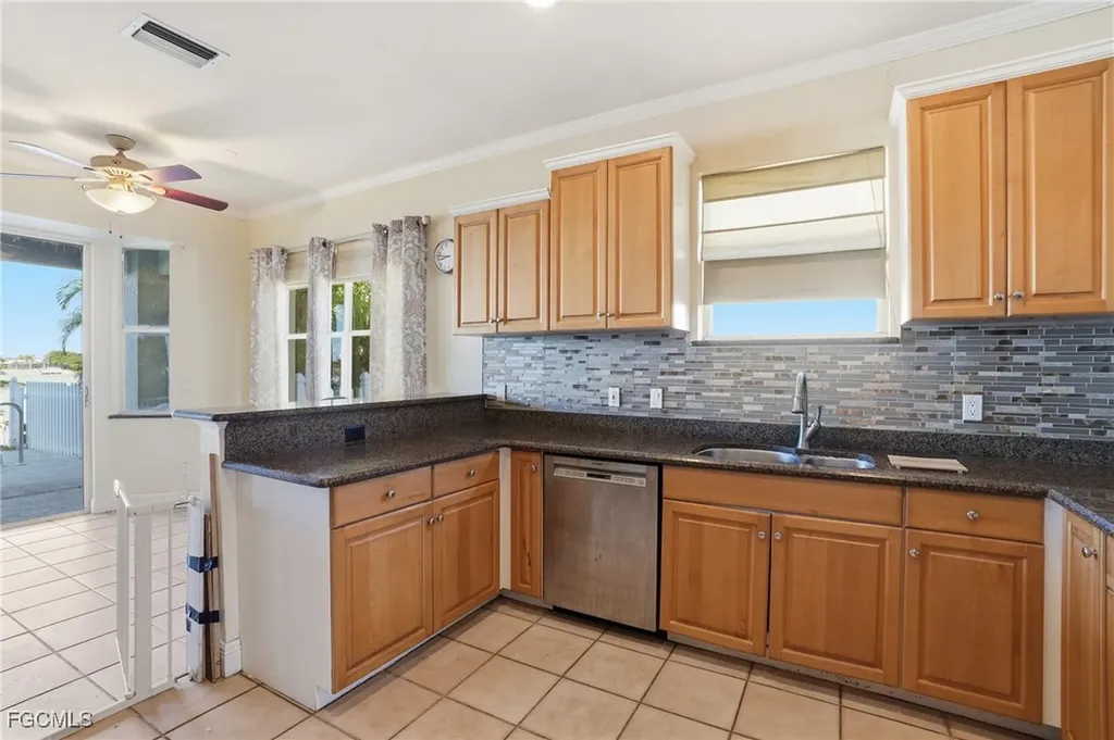 1624 Emerald Cove Drive Cape Coral FL 33991