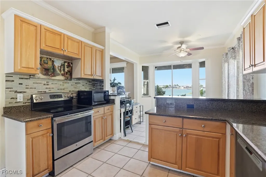 1624 Emerald Cove Drive Cape Coral FL 33991