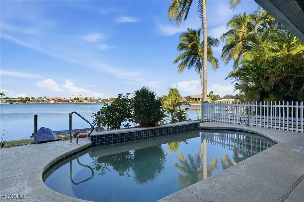 1624 Emerald Cove Drive Cape Coral FL 33991