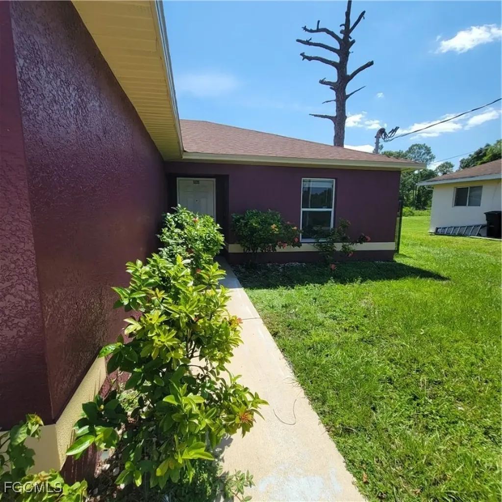 5235 30th Street SW Lehigh Acres FL 33973