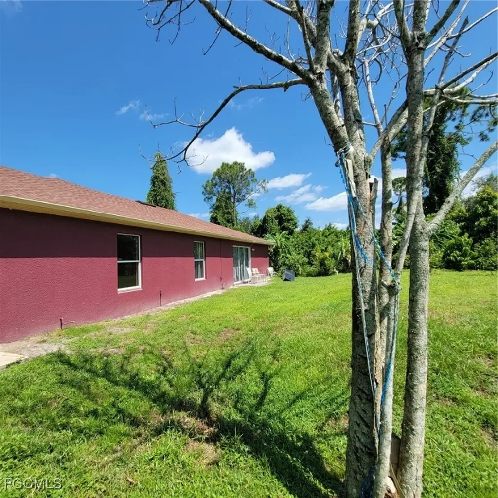 5235 30th Street SW Lehigh Acres FL 33973