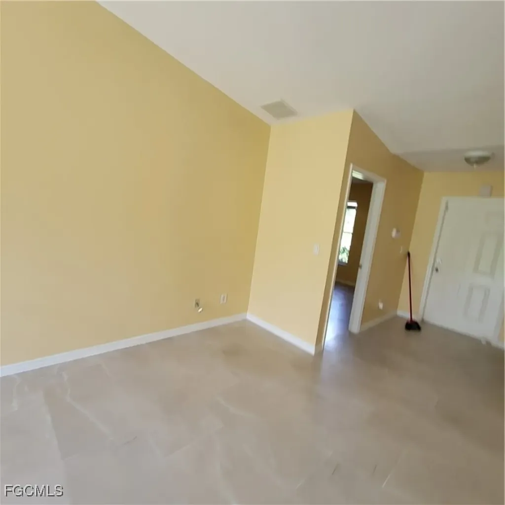 5235 30th Street SW Lehigh Acres FL 33973