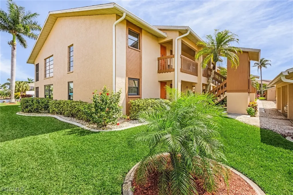 15350 Moonraker Court North Fort Myers FL 33917