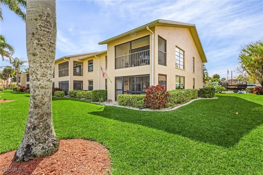 15350 Moonraker Court North Fort Myers FL 33917