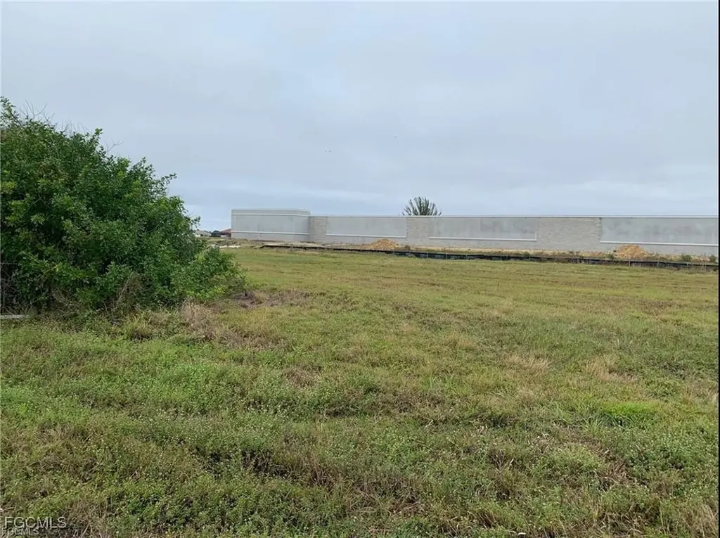 3213 NW 7th Street Cape Coral FL 33993