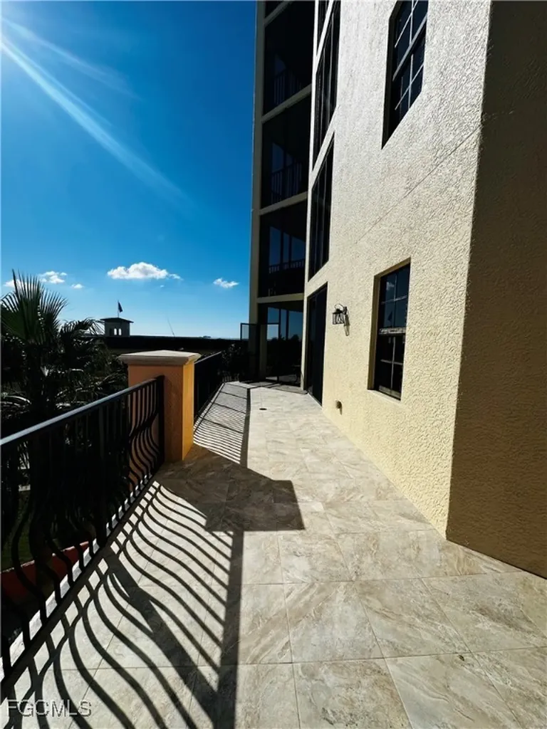 5781 Cape Harbour Drive Cape Coral FL 33914