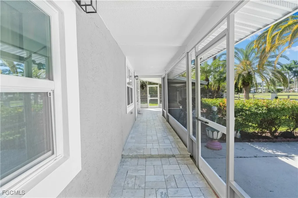 327 Montgomery Avenue Fort Myers FL 33905