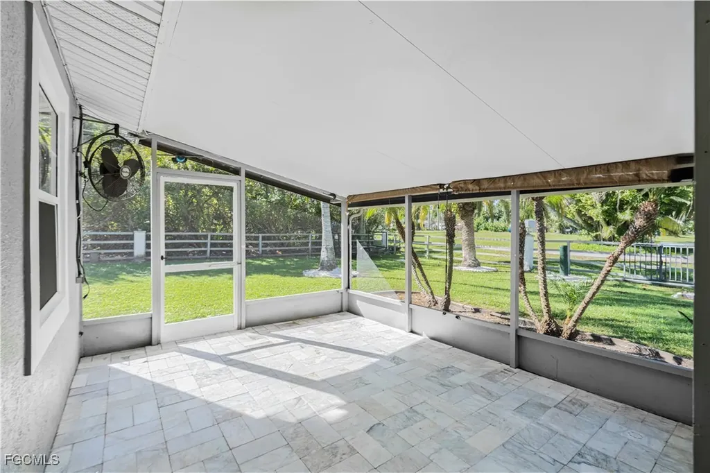 327 Montgomery Avenue Fort Myers FL 33905