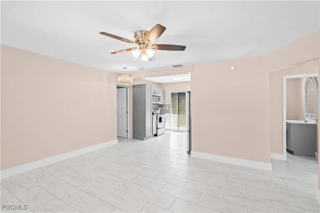 327 Montgomery Avenue Fort Myers FL 33905