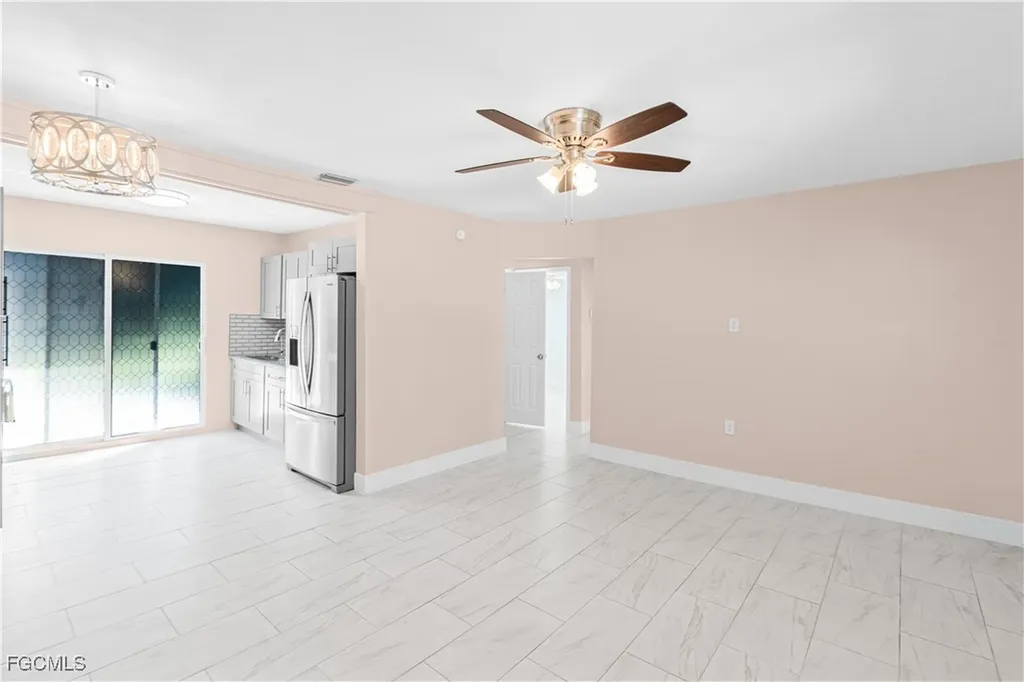 327 Montgomery Avenue Fort Myers FL 33905