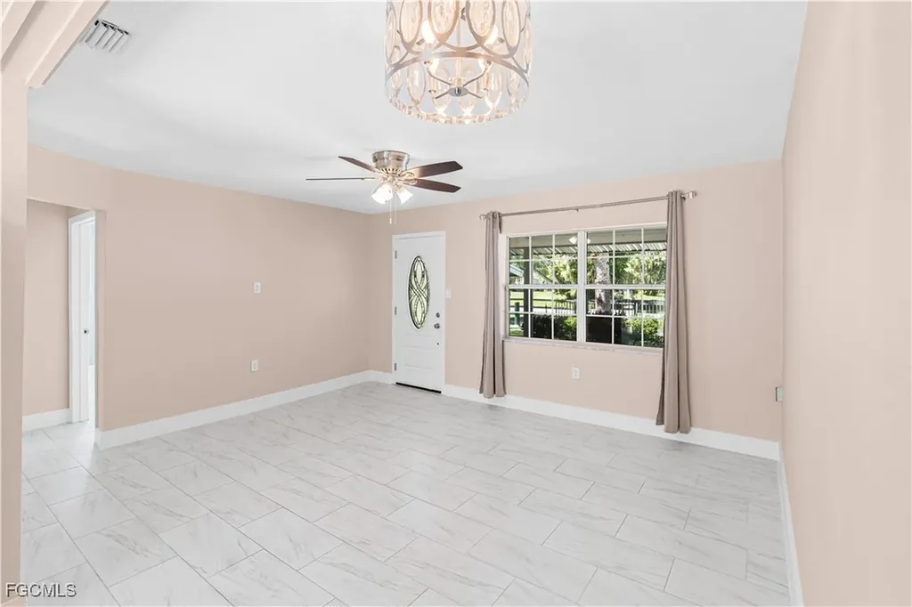 327 Montgomery Avenue Fort Myers FL 33905