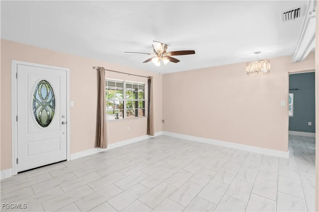 327 Montgomery Avenue Fort Myers FL 33905