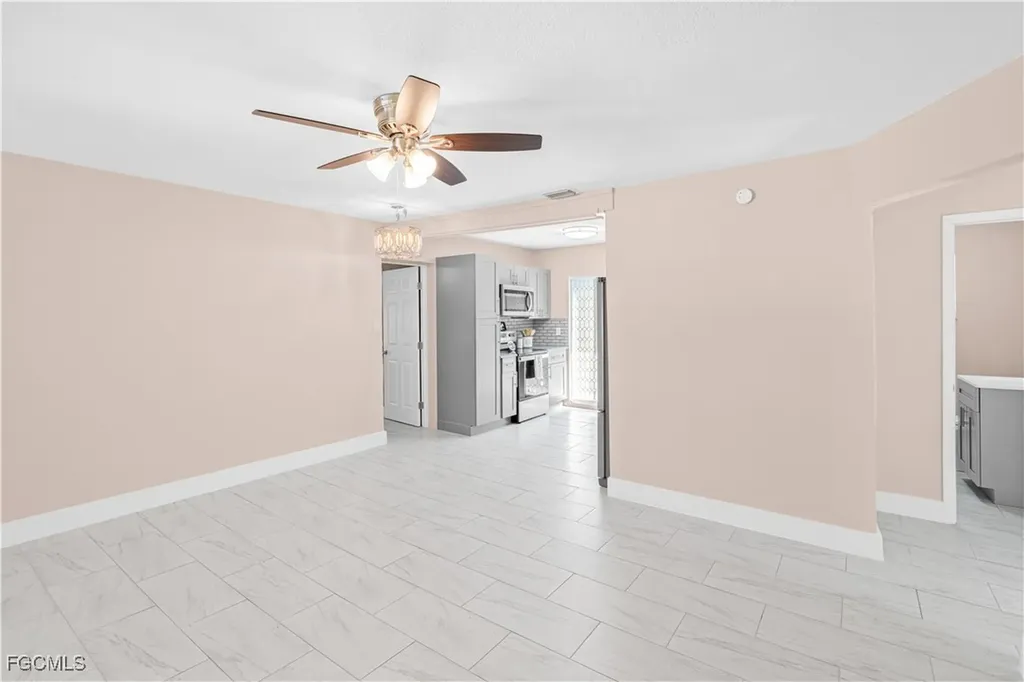 327 Montgomery Avenue Fort Myers FL 33905