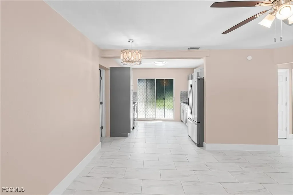 327 Montgomery Avenue Fort Myers FL 33905