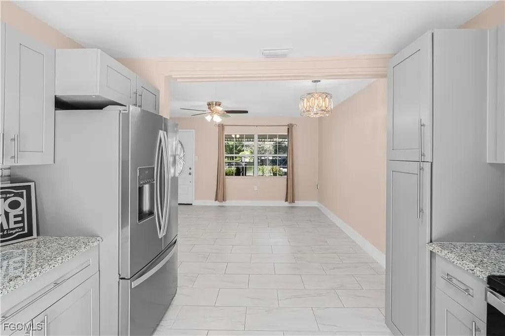 327 Montgomery Avenue Fort Myers FL 33905