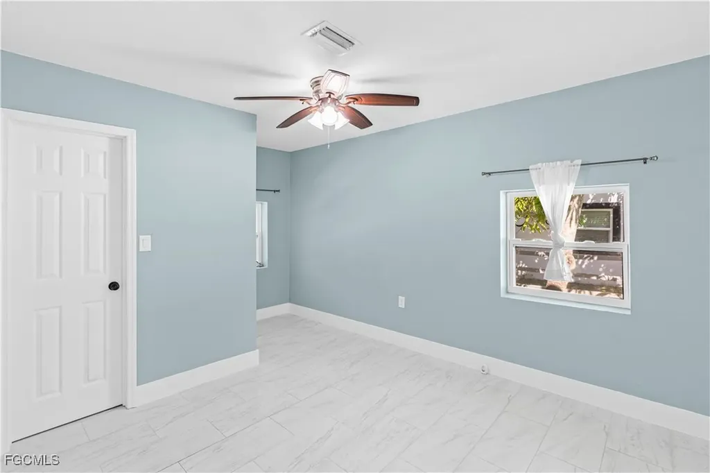 327 Montgomery Avenue Fort Myers FL 33905