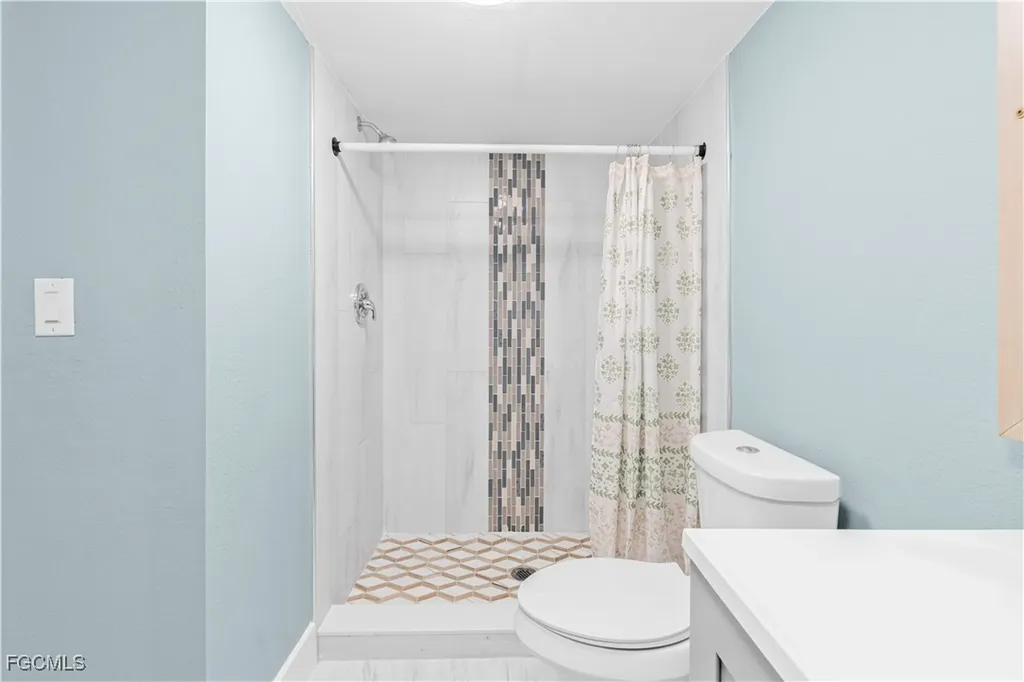 327 Montgomery Avenue Fort Myers FL 33905