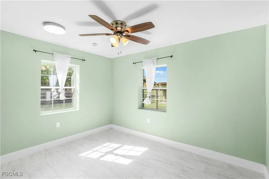 327 Montgomery Avenue Fort Myers FL 33905