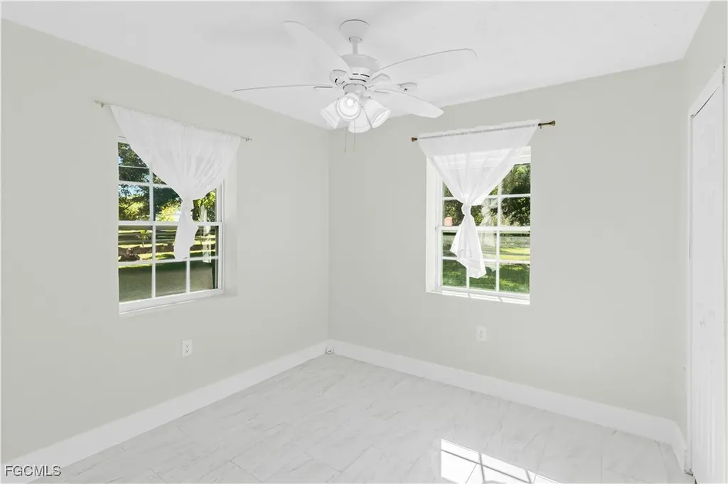 327 Montgomery Avenue Fort Myers FL 33905