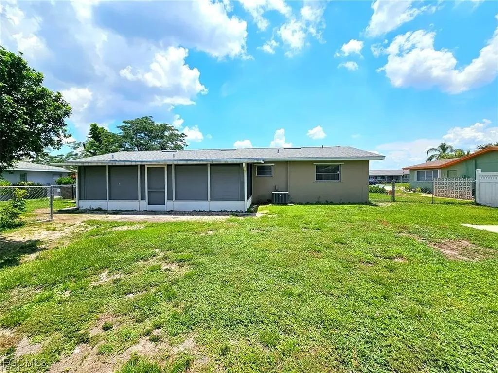 211 S Lake Drive Lehigh Acres FL 33936