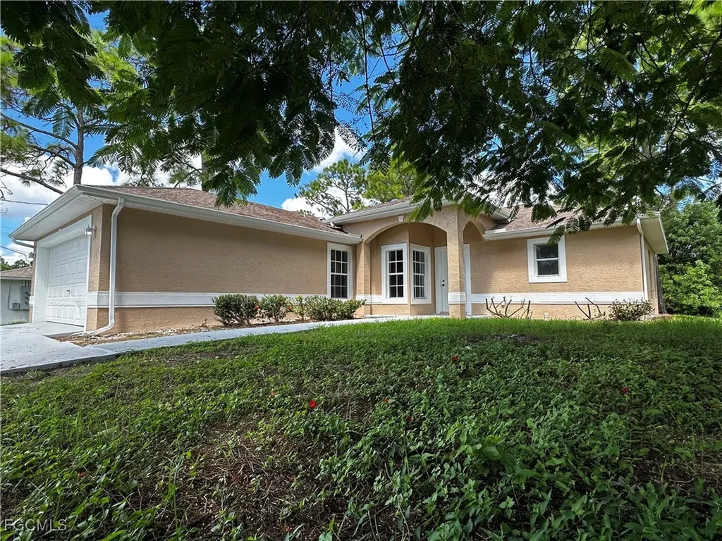 301 E 12th Street Lehigh Acres FL 33972