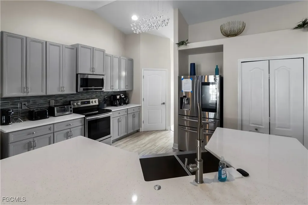 1905 SW 51st Terrace Cape Coral FL 33914