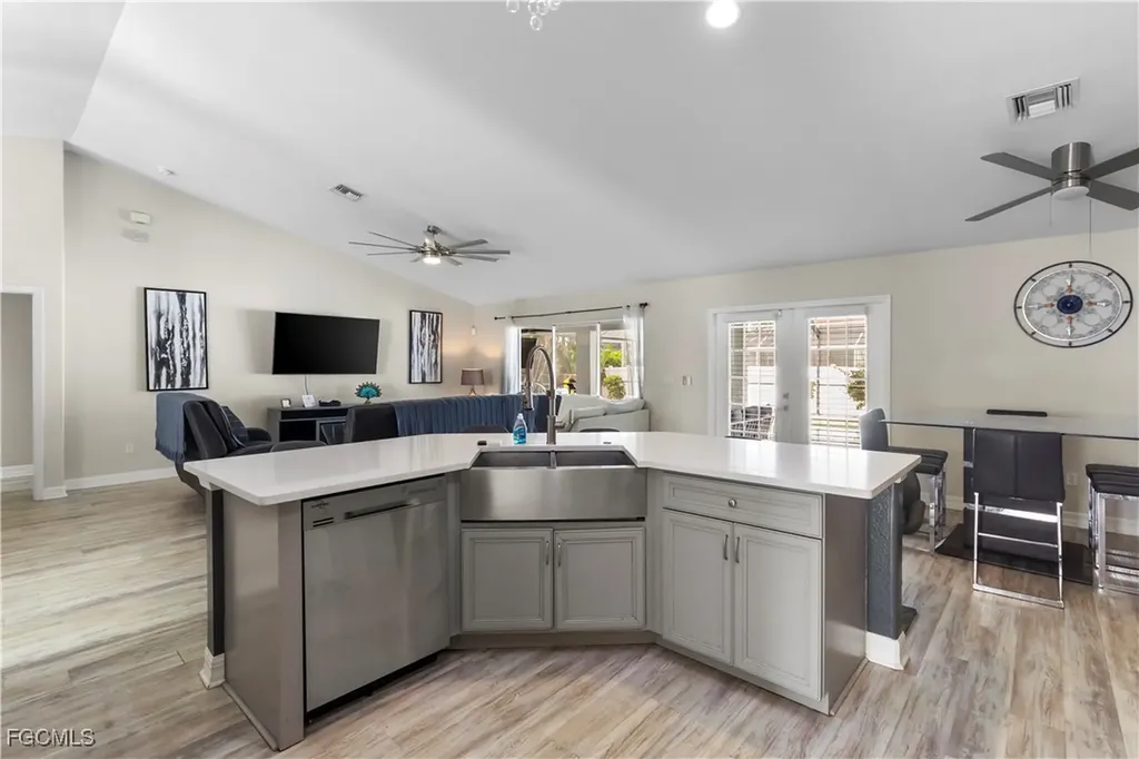 1905 SW 51st Terrace Cape Coral FL 33914