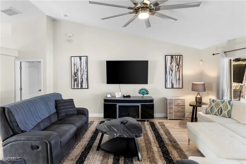 1905 SW 51st Terrace Cape Coral FL 33914