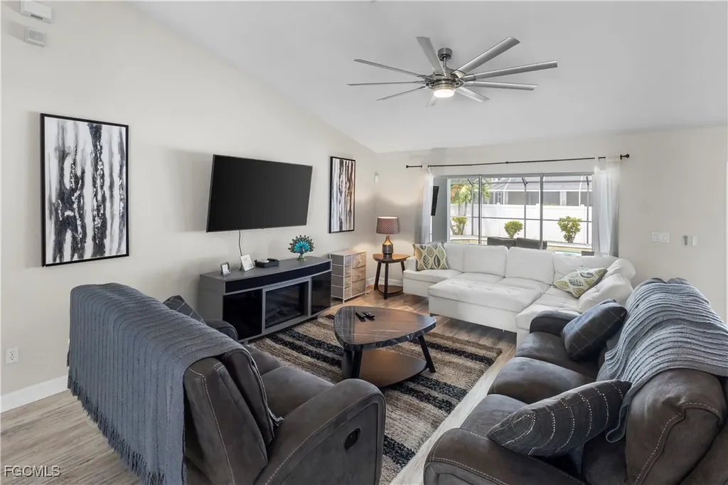 1905 SW 51st Terrace Cape Coral FL 33914