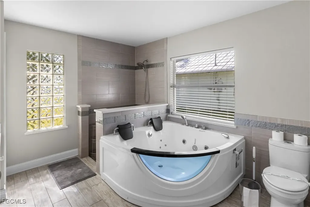 1905 SW 51st Terrace Cape Coral FL 33914