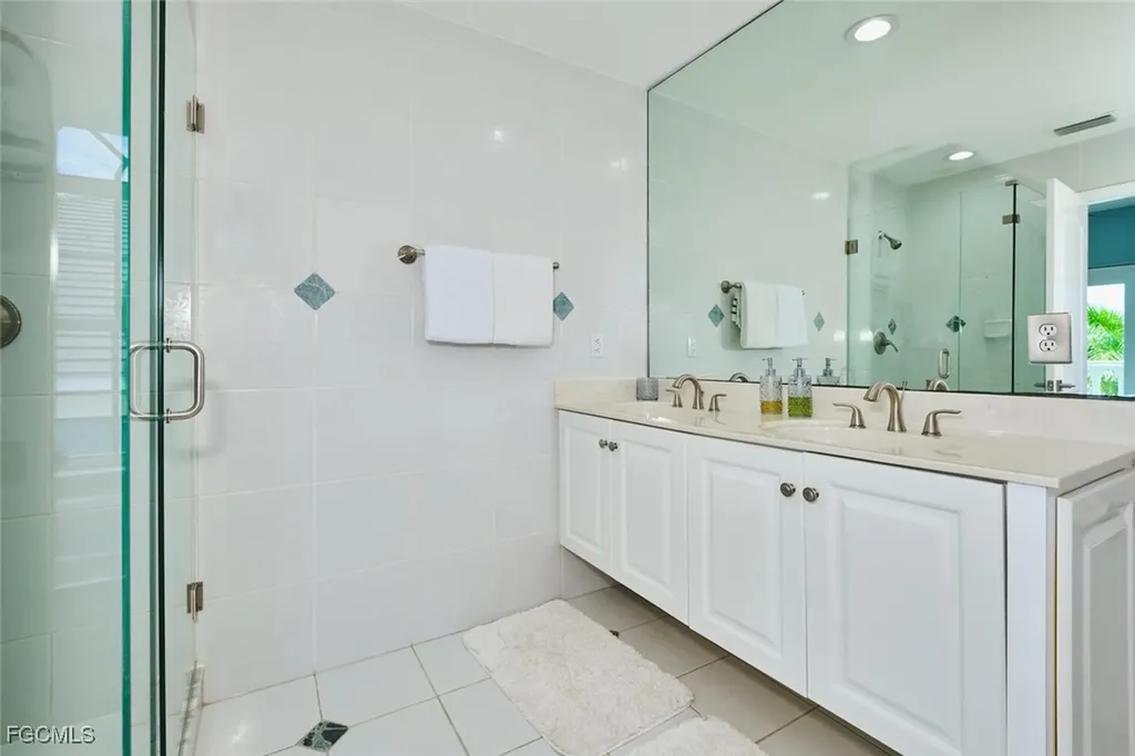 5318 Bayside Court Cape Coral FL 33904